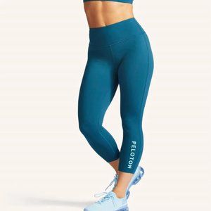 Peloton Women's Teal Blue Essential Capri Leggings - Size M